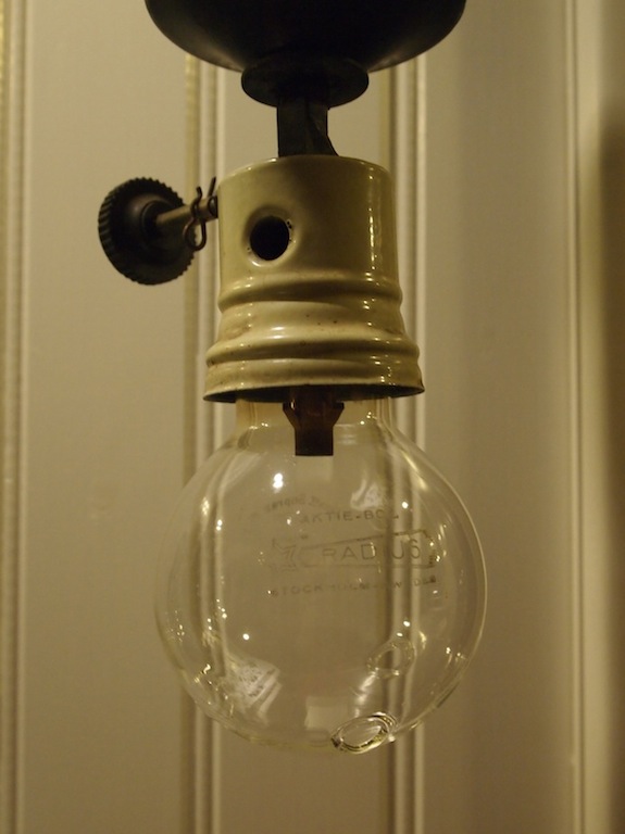 Lampa och glas