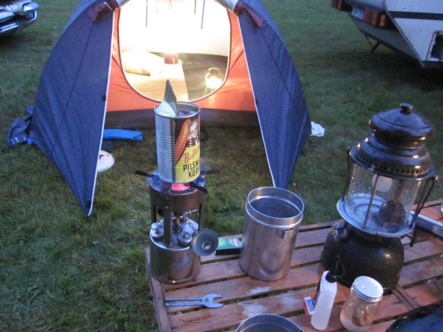Bullens på en G.I. Stove  Coleman No 530 från 1946